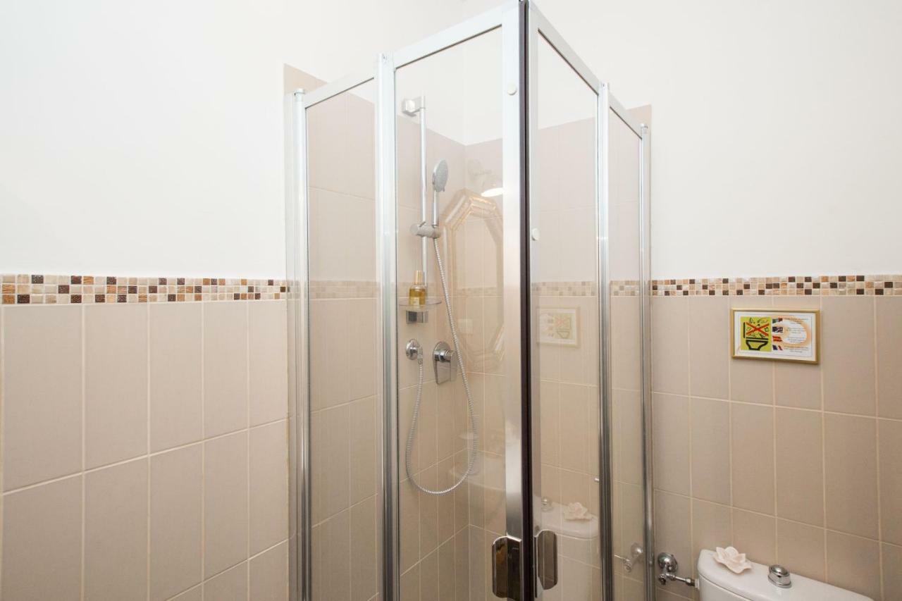 Charming Suite Cavour Heart Of ฟลอเรนซ์ ภายนอก รูปภาพ